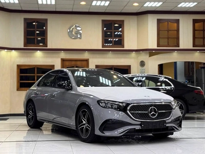 Mercedes-Benz E-Class E 200-3