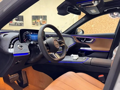 Mercedes-Benz E-Class E 200-2