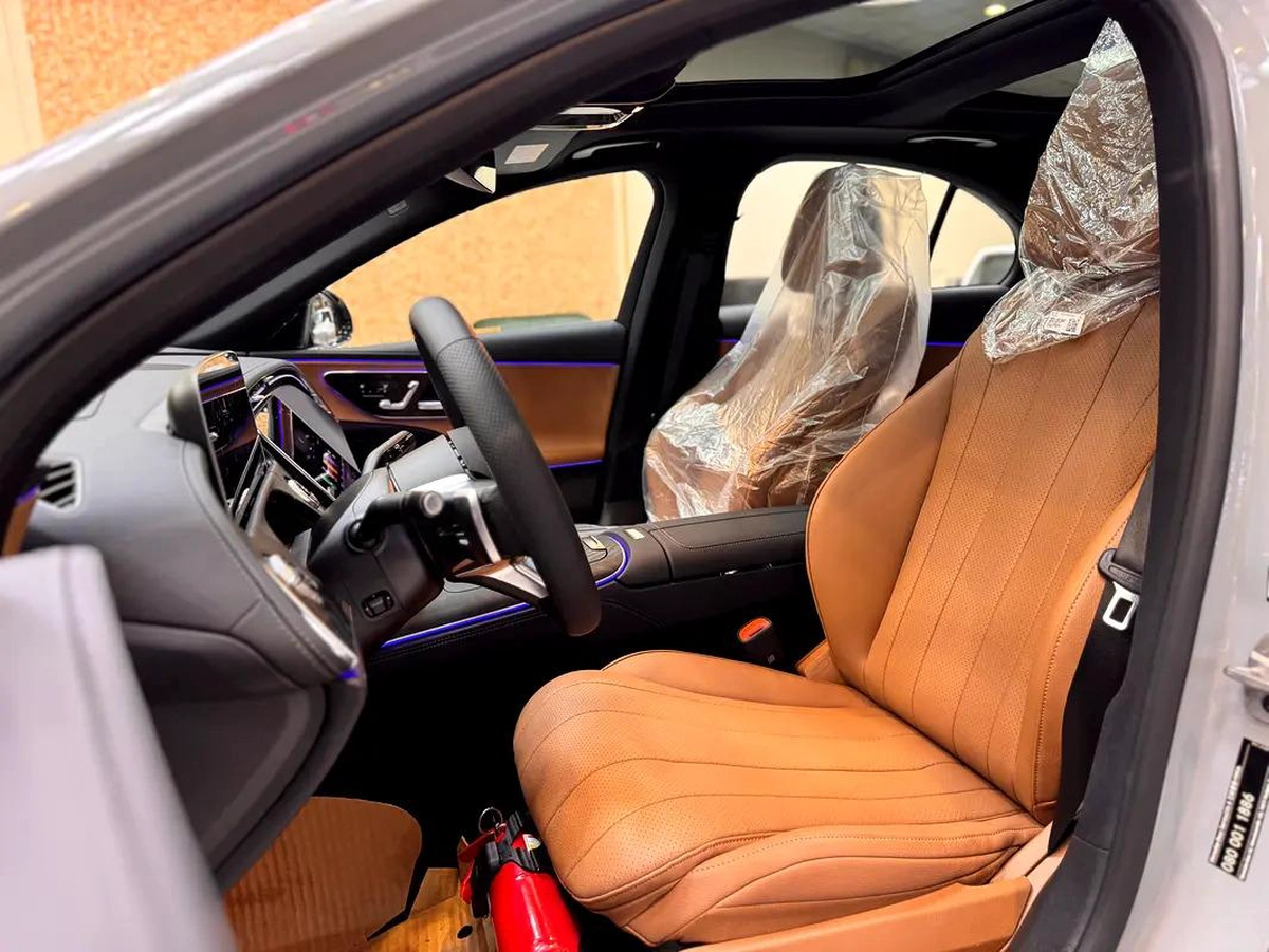 Mercedes-Benz E-Class E 200-11-11