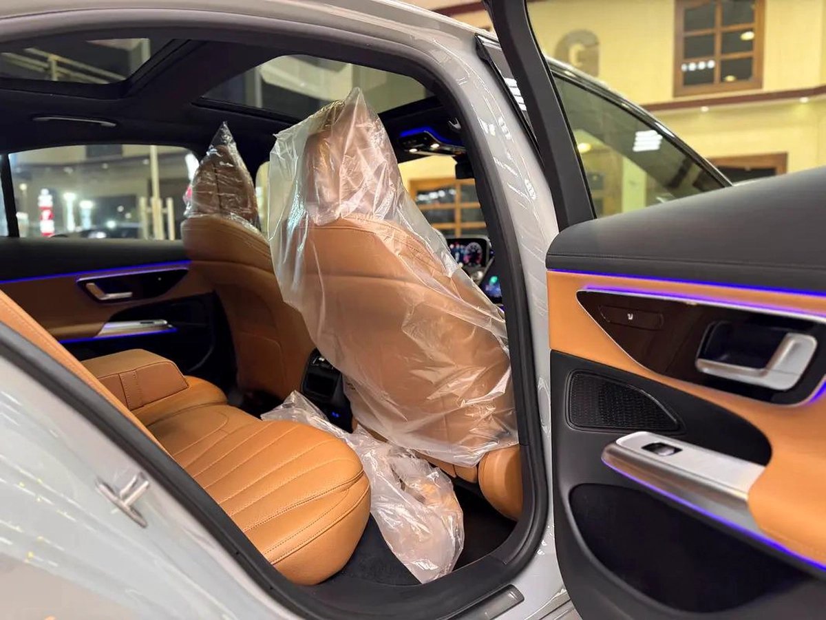 Mercedes-Benz E-Class E 200-10-10