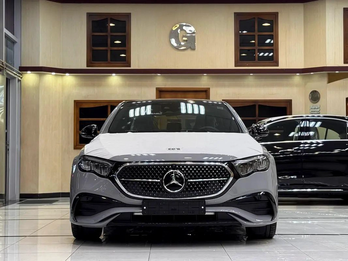 Mercedes-Benz E-Class E 200-7-7