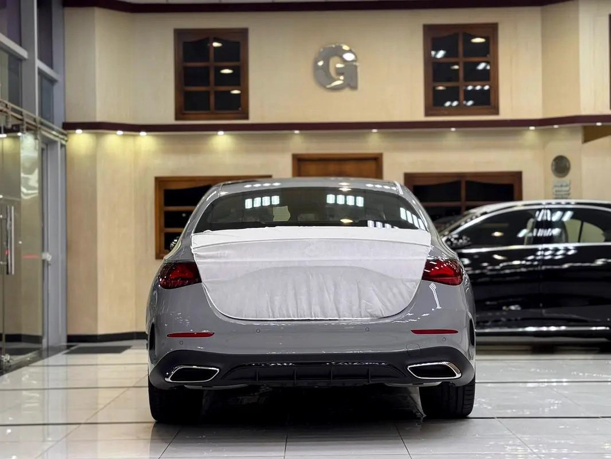 Mercedes-Benz E-Class E 200-6-6