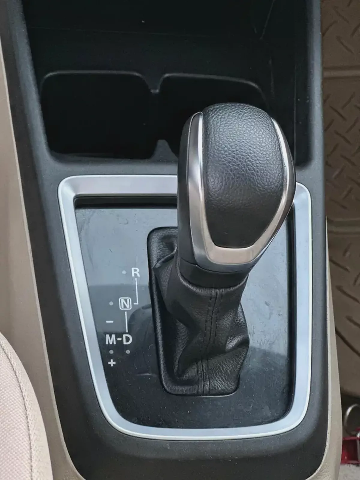 2022 Suzuki Dzire GCC Specs-12-12