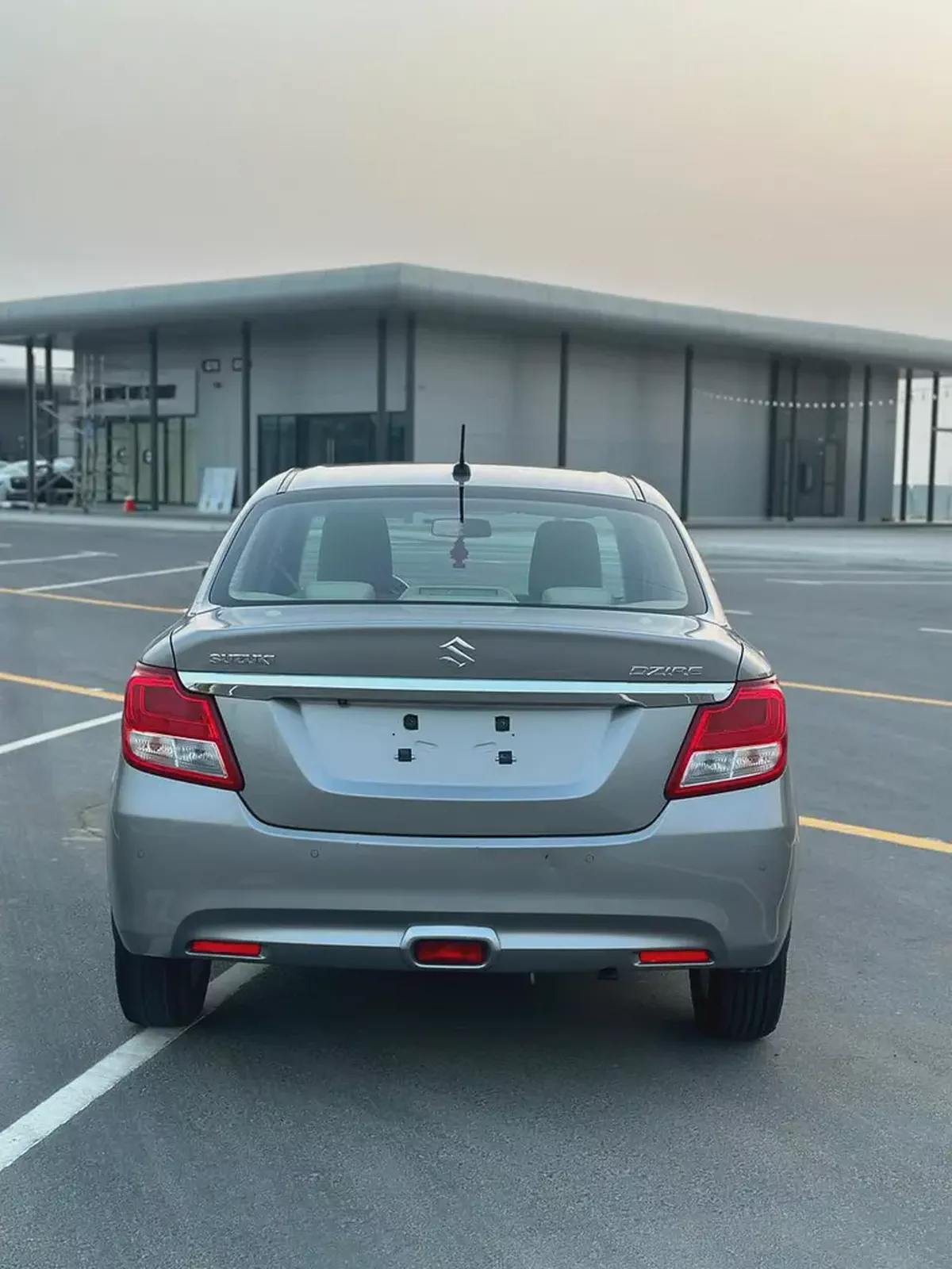 2022 Suzuki Dzire GCC Specs-5-5