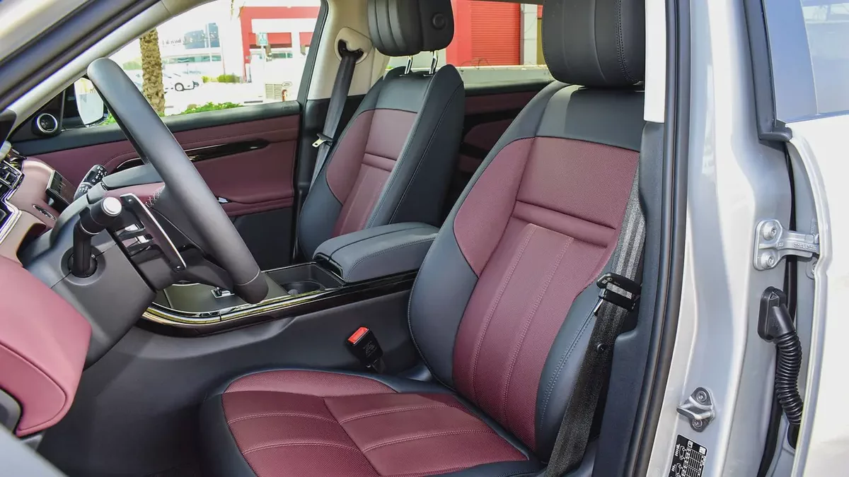 RANGE ROVER EVOQUE SE P250 DYNAMIC 2025!! FIVE YEARS WARRANTY!! THREE YEARS SERVICE CONTRACT-4-4
