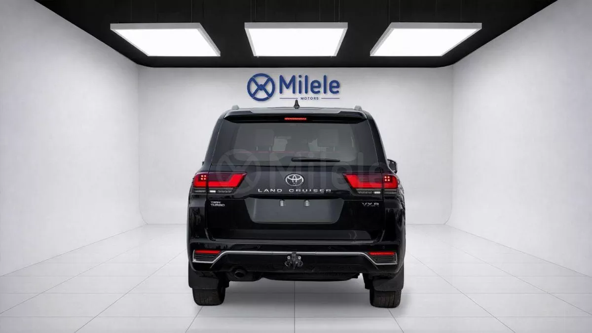 Toyota Land Cruiser VXR | GCC Specs | Brand New-3-0