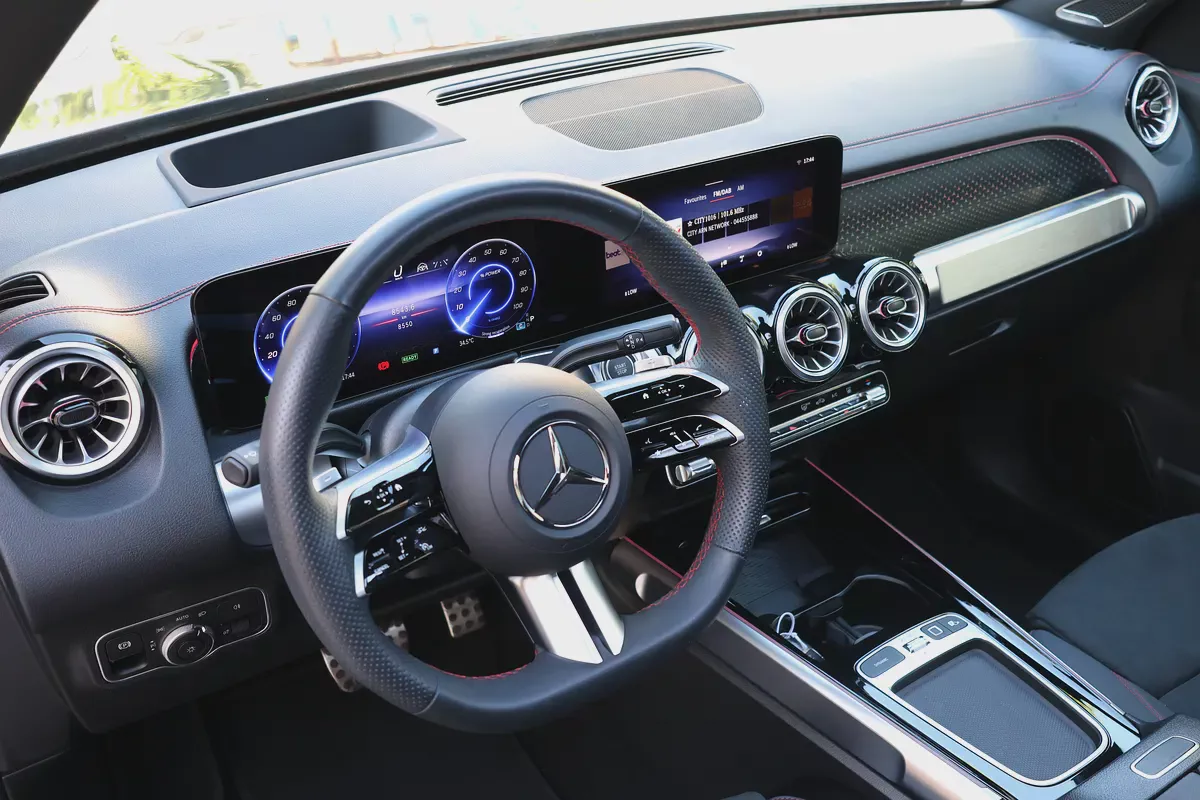 2025 Mercedes-Benz EQB 350 4MATIC | 8500KM-GCC Specs | Brand New-UNDER WARRANTY SERVICE-9-9