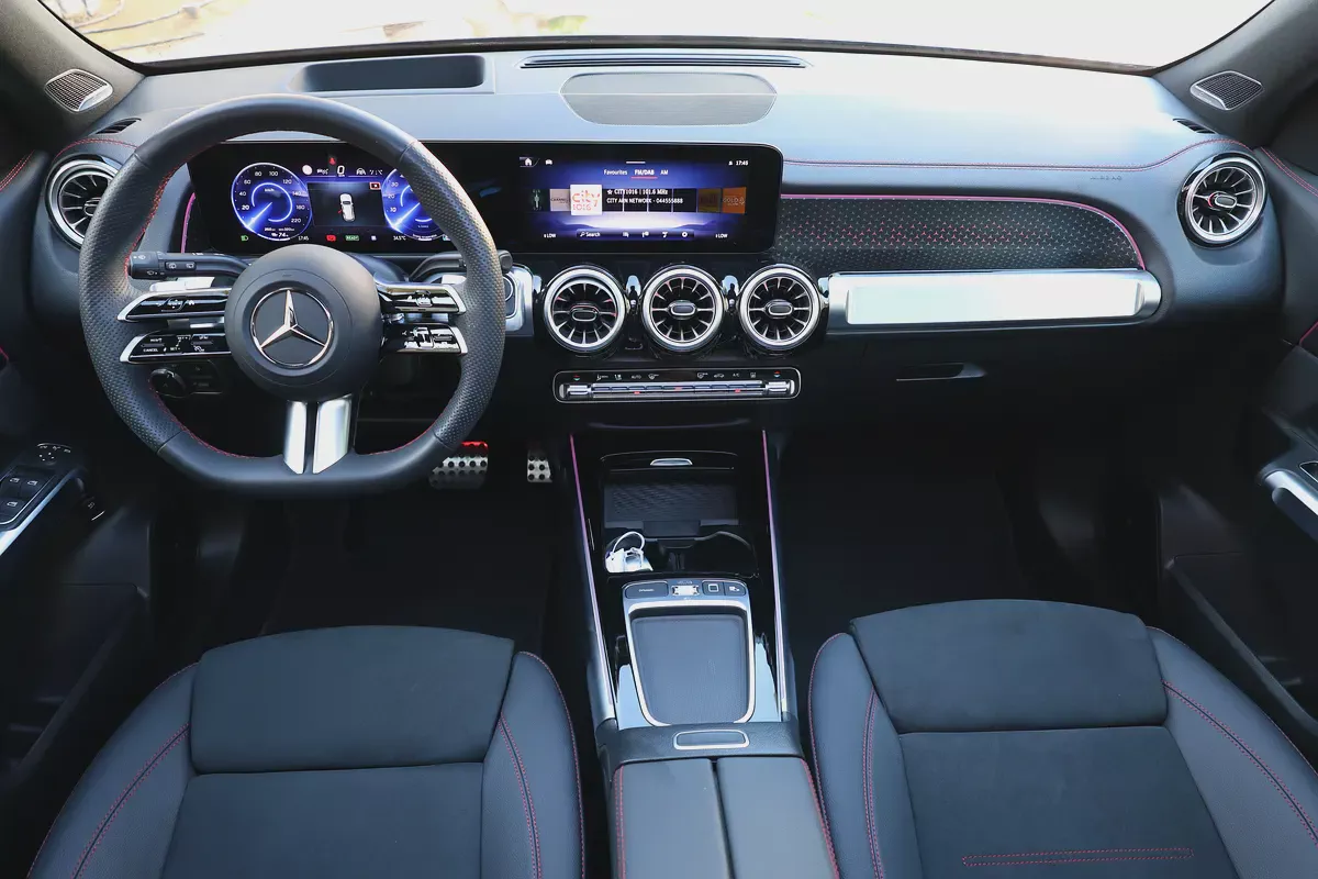 2025 Mercedes-Benz EQB 350 4MATIC | 8500KM-GCC Specs | Brand New-UNDER WARRANTY SERVICE-10-10