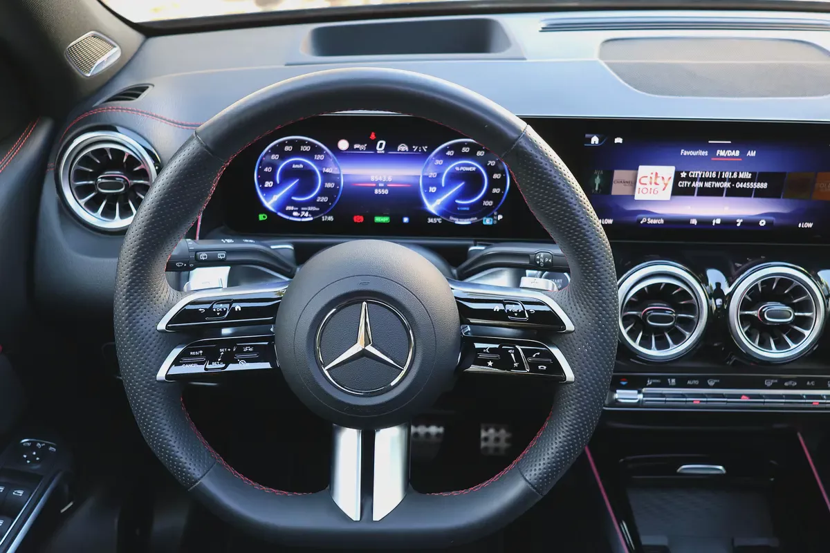 2025 Mercedes-Benz EQB 350 4MATIC | 8500KM-GCC Specs | Brand New-UNDER WARRANTY SERVICE-11-11