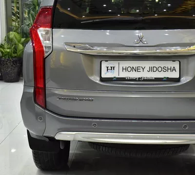 Mitsubishi Montero Sport ( 2019 Model ) in Silver Color GCC Specs-12