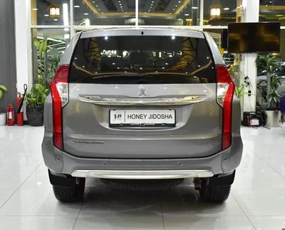 Mitsubishi Montero Sport ( 2019 Model ) in Silver Color GCC Specs-11