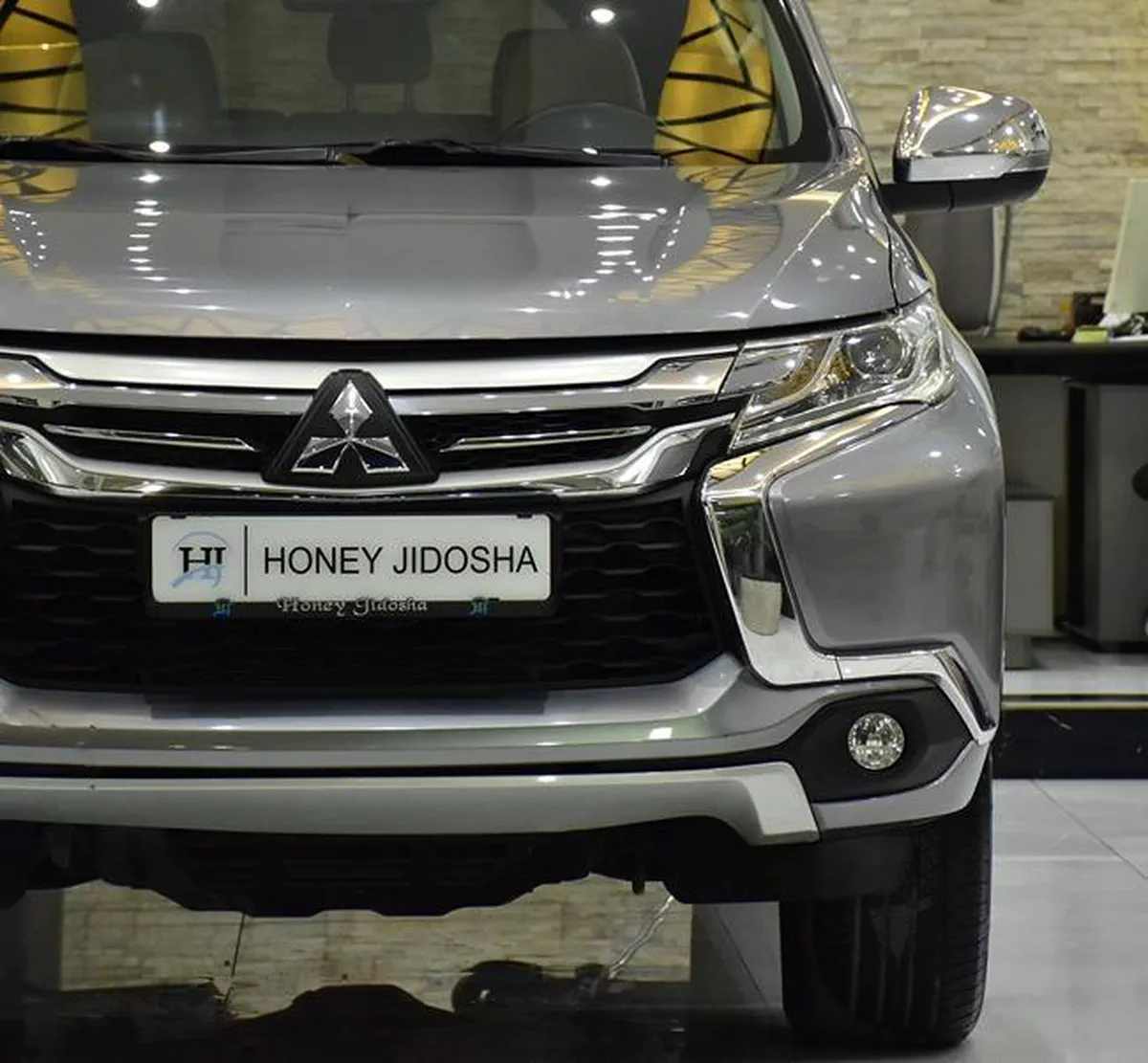 Mitsubishi Montero Sport ( 2019 Model ) in Silver Color GCC Specs-4-4