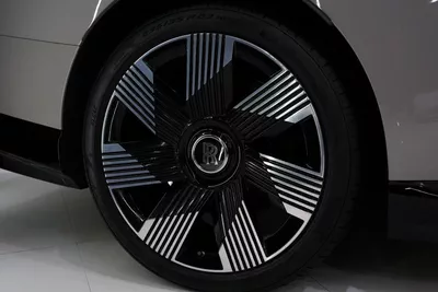 Rolls-Royce Spectre-10