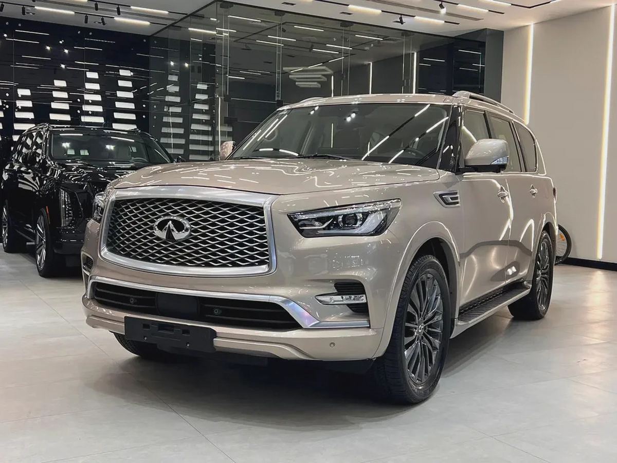 !!2024 !! Infiniti | QX80 Sensory | GCC | Just 46000 Druven