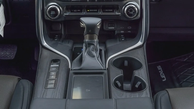 LX 600 3.5L 2025 GCC Specs 0 KM For Export-17