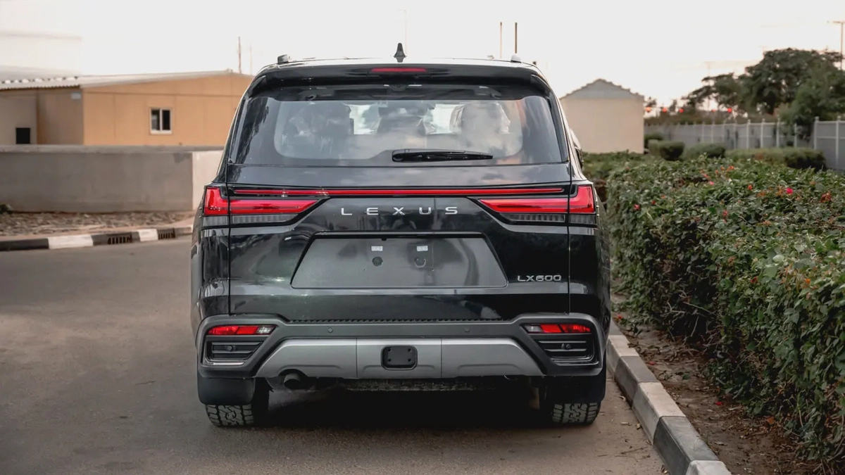 LX 600 3.5L 2025 GCC Specs 0 KM For Export-3-3