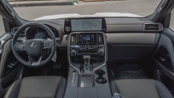 LX 600 3.5L 2025 GCC Specs 0 KM For Export