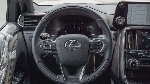 LX 600 3.5L 2025 GCC Specs 0 KM For Export