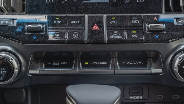 LX 600 3.5L 2025 GCC Specs 0 KM For Export