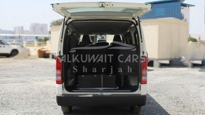 Toyota Hiace DLS - STD ROOF (NEW) Toyota Hiace 15seat 2.5L Diesel V4 MT 2025-6