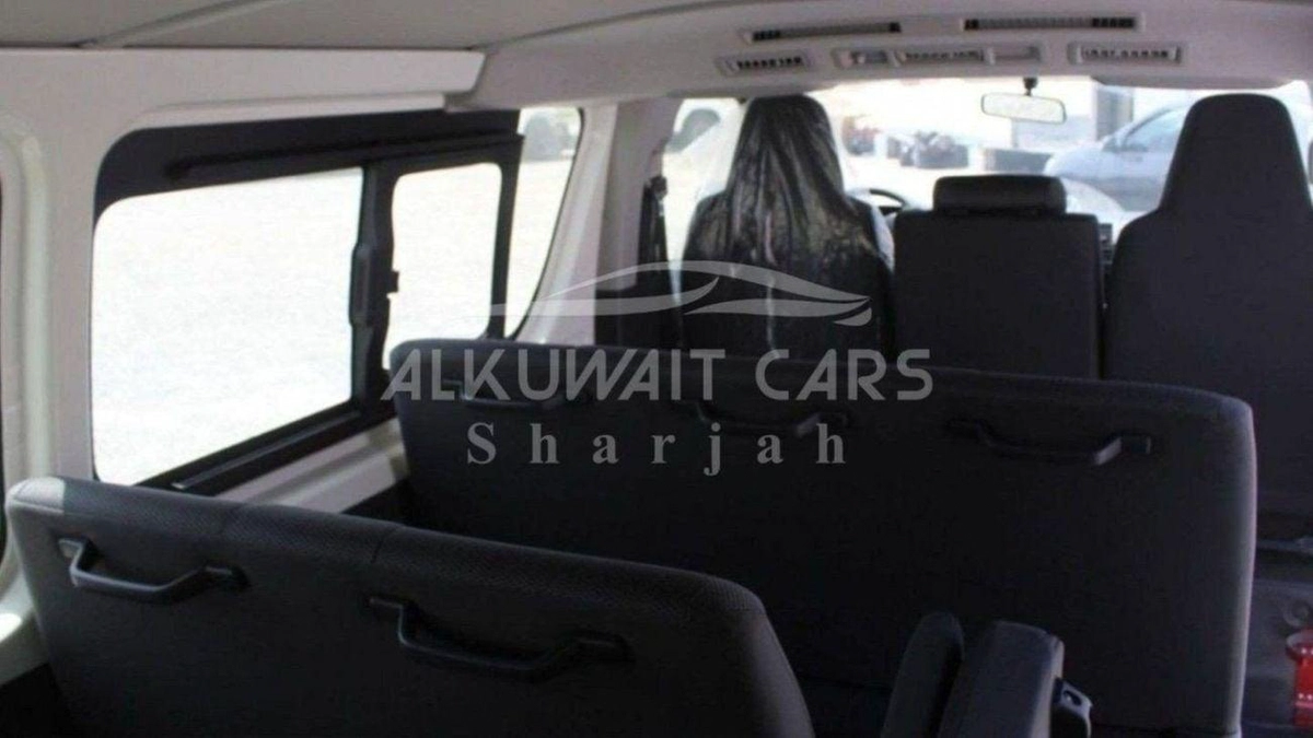 Toyota Hiace DLS - STD ROOF (NEW) Toyota Hiace 15seat 2.5L Diesel V4 MT 2025-11-0
