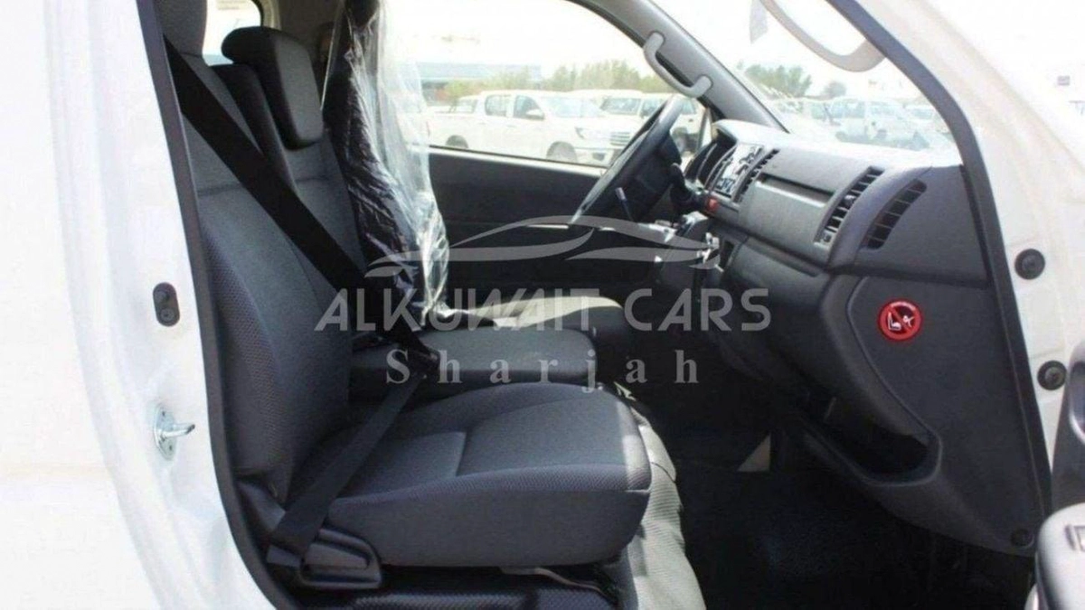 Toyota Hiace DLS - STD ROOF (NEW) Toyota Hiace 15seat 2.5L Diesel V4 MT 2025-16-0