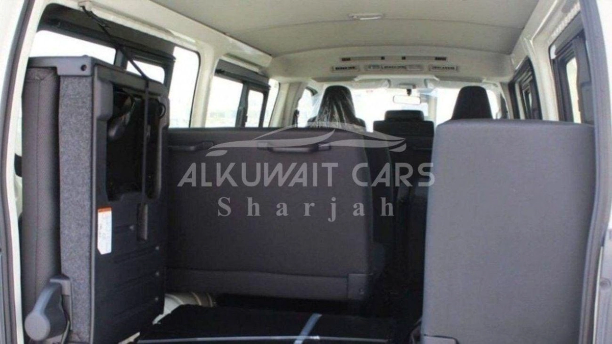 Toyota Hiace DLS - STD ROOF (NEW) Toyota Hiace 15seat 2.5L Diesel V4 MT 2025-7-0