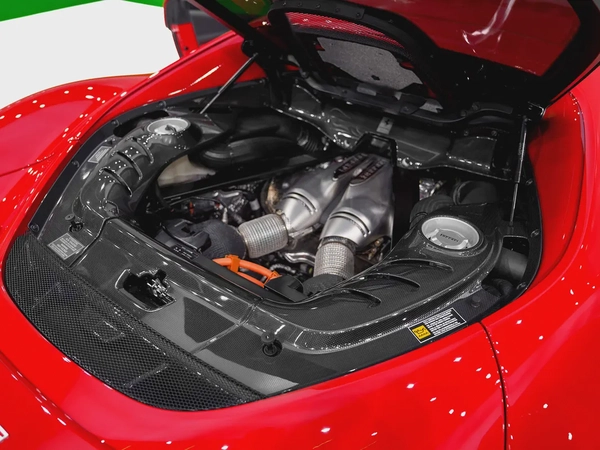 2024 - ONLY 1150 KM FREE CONTRACT SERVICE UNTIL 10/2031 CARBON SEATS CARBON INTERIOR LIFTING
