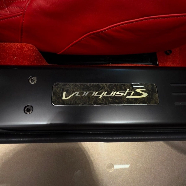 Aston Martin Vanquish GCC Specs | V12