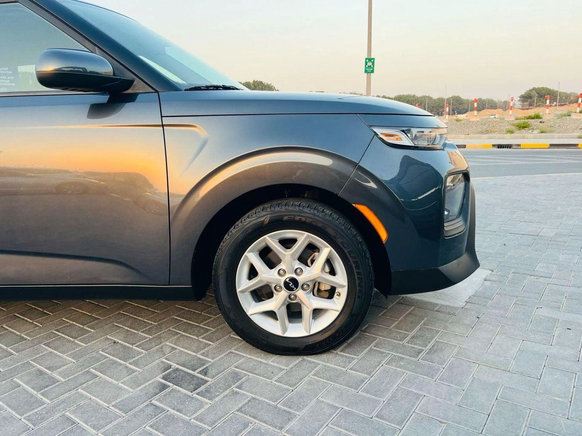 Kia Soul EX 2.0L-7-7