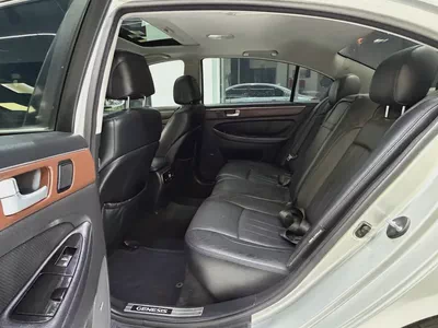 Hyundai Genesis Premium 2014 | GCC Specs | Pristine Condition-6