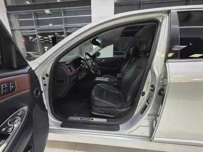Hyundai Genesis Premium 2014 | GCC Specs | Pristine Condition-8