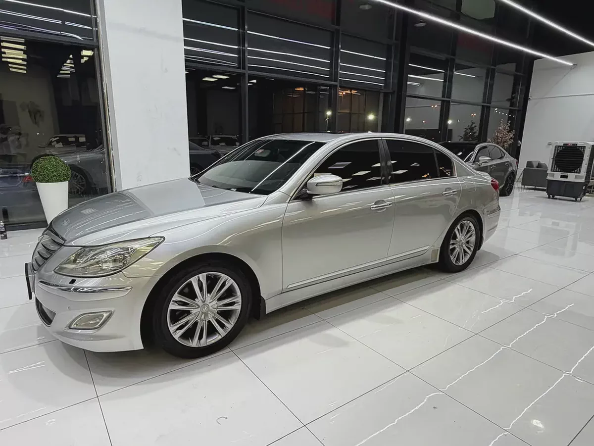Hyundai Genesis Premium 2014 | GCC Specs | Pristine Condition-1-1