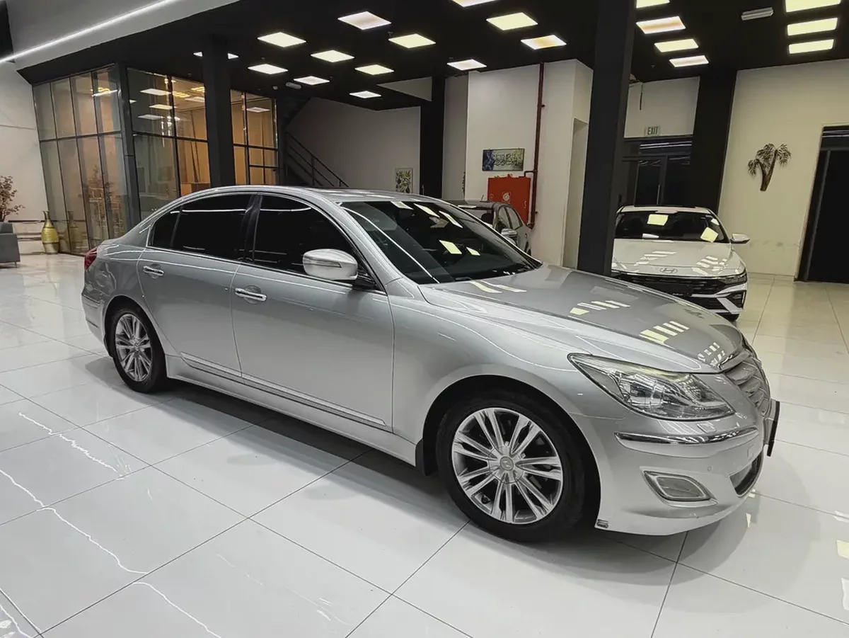 Hyundai Genesis Premium 2014 | GCC Specs | Pristine Condition-2-2