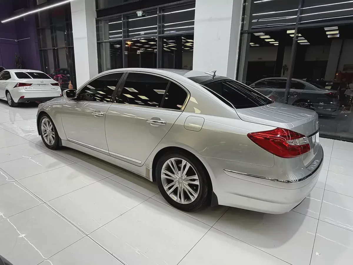 Hyundai Genesis Premium 2014 | GCC Specs | Pristine Condition-5-5