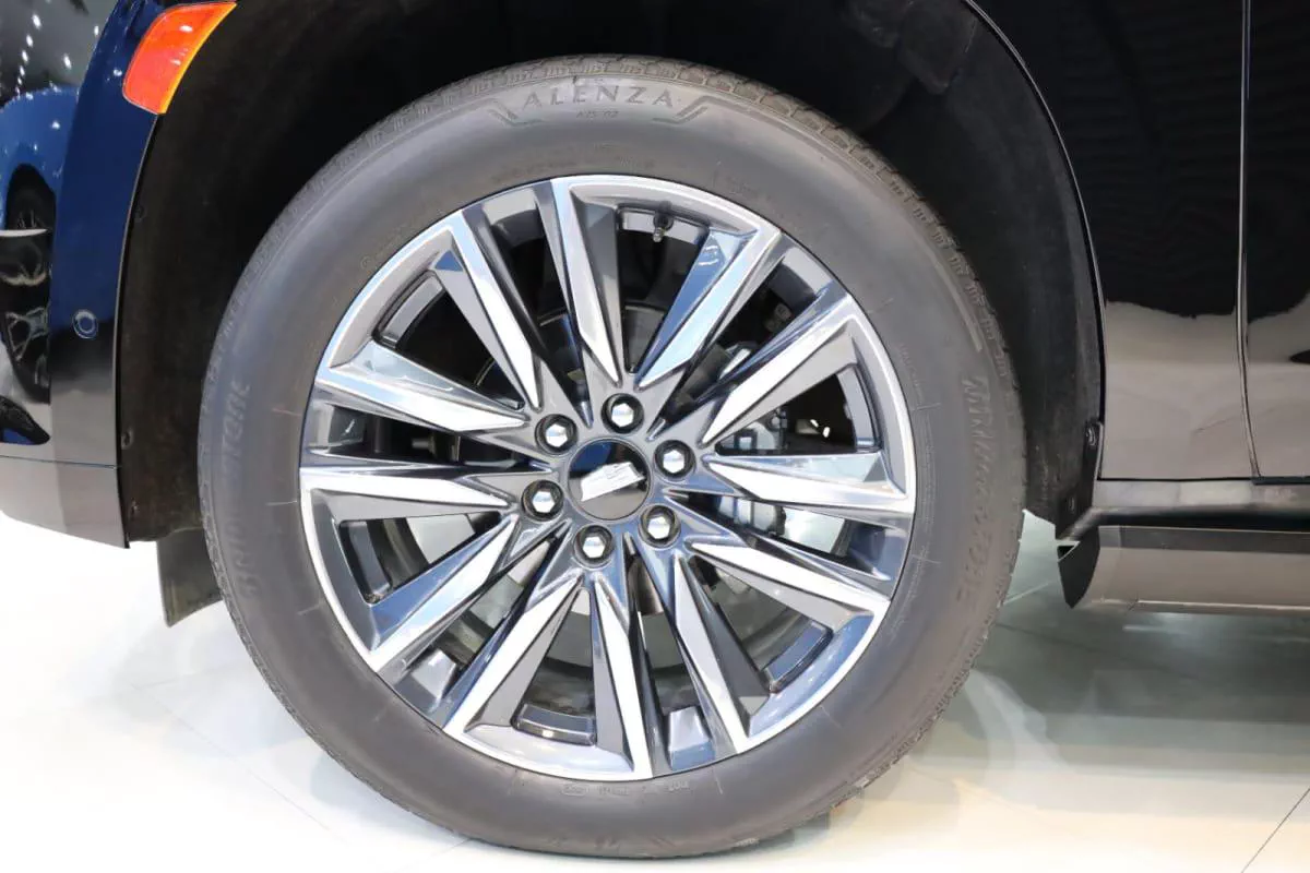 Cadillac Escalade Sport Platinum-2-2