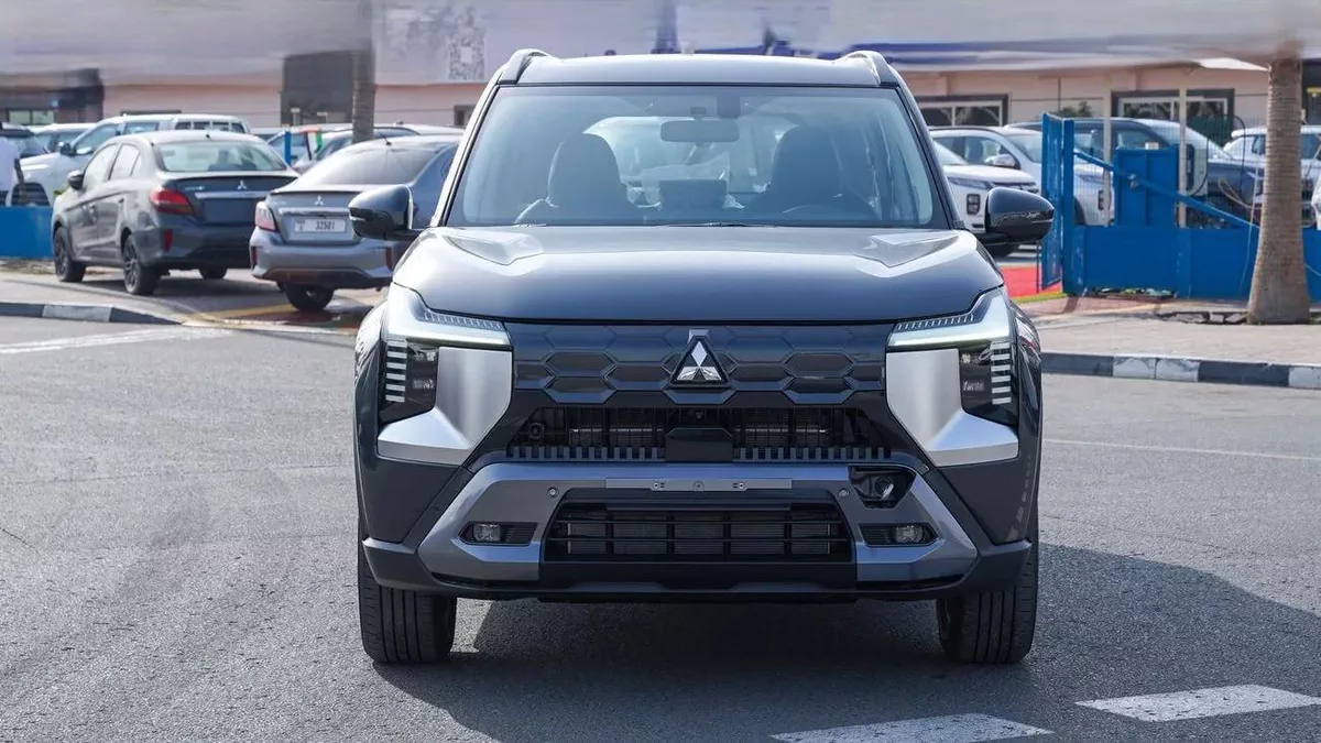 2026 Mitsubishi Destinator-12-12