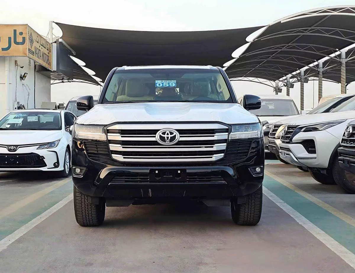 Toyota Land Cruiser GXR 3.3L Diesel Twin Turbo | Sunroof | Driver Electric Seat (CODE # GXR-G1)