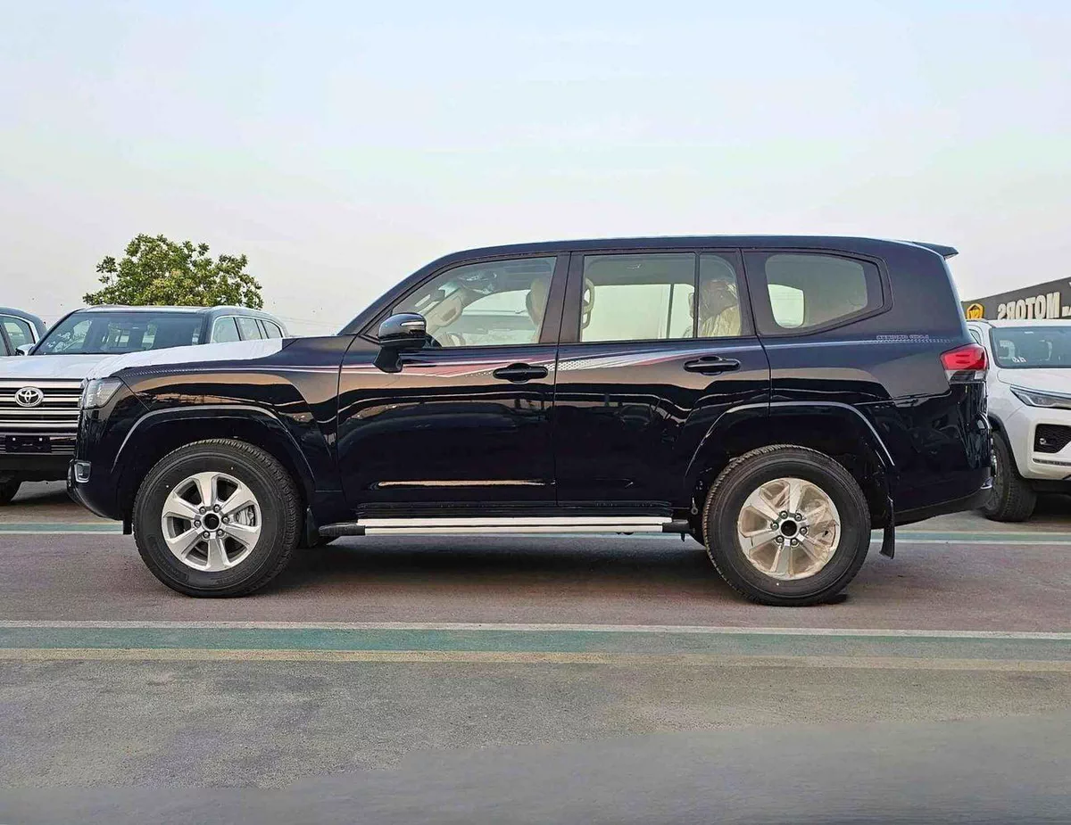 Toyota Land Cruiser GXR 3.3L Diesel Twin Turbo | Sunroof | Driver Electric Seat (CODE # GXR-G1)-3-0
