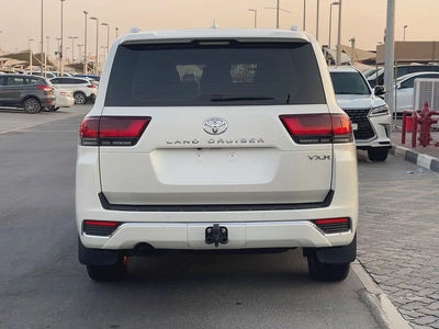 تويوتا لاند كلوزر 2022 ابيض VXR خليجي صبغ وكاله-4
