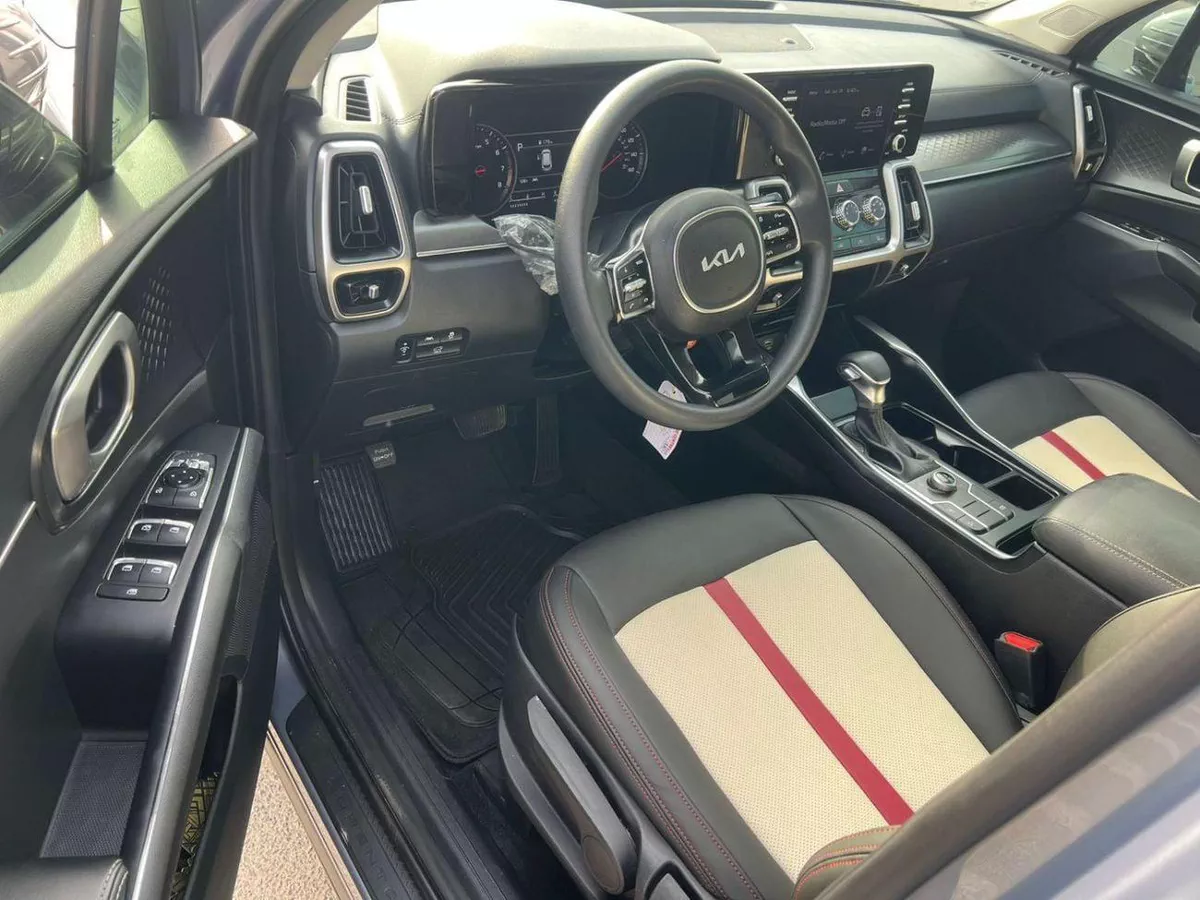 Kia Sorento S 2022 KIA SORENTO - 2.5L V4 - REAR CAM - LEATHER SEATS - 7 SEATER - 4X4 - 4 Wheel Drive-9-0