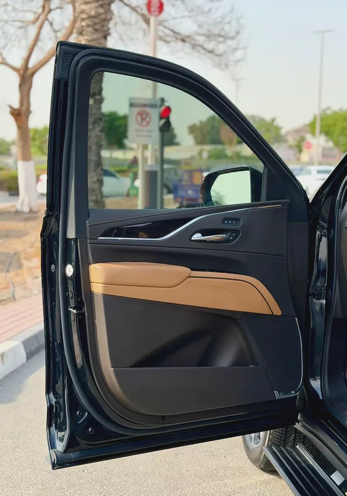 2024 Cadillac Escalade ESV Platinum | GCC Specs | Immaculate Condition-17-17