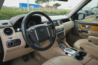 LAND ROVER LR4 HSE 2014!! GCC SPECS!! WELL MAINTAINED-4