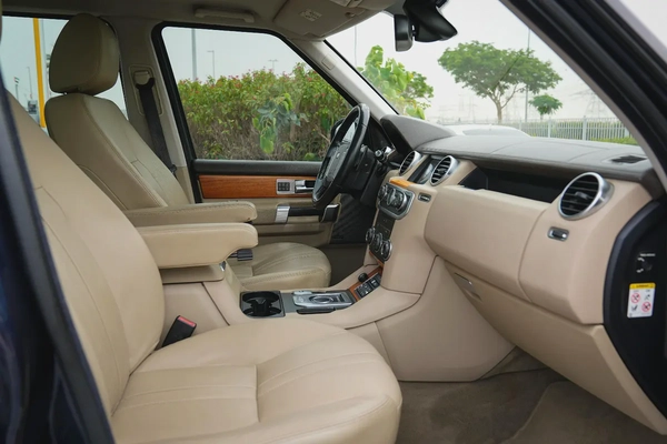 LAND ROVER LR4 HSE 2014!! GCC SPECS!! WELL MAINTAINED