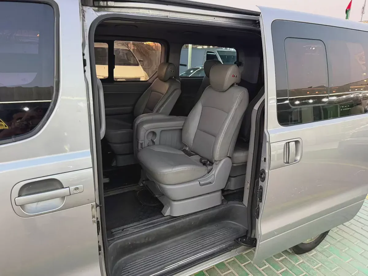 Hyundai Grand Starex 2017 GLS | Well Maintained | Korean Specs-9-9