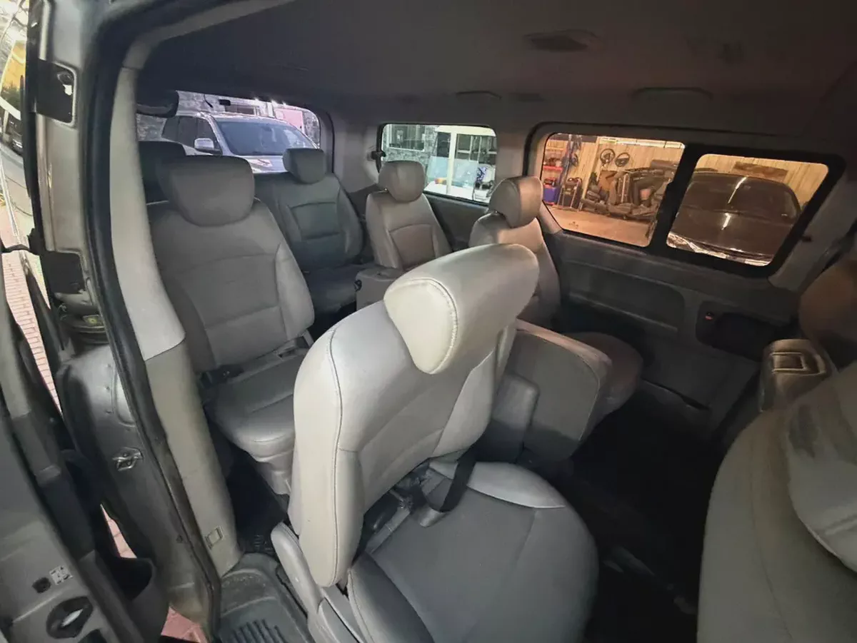 Hyundai Grand Starex 2017 GLS | Well Maintained | Korean Specs-10-10