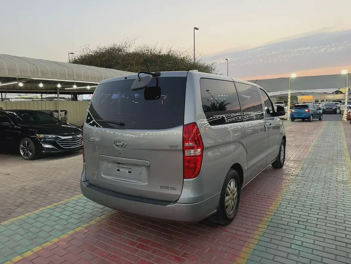 Hyundai Grand Starex 2017 GLS | Well Maintained | Korean Specs-3-3