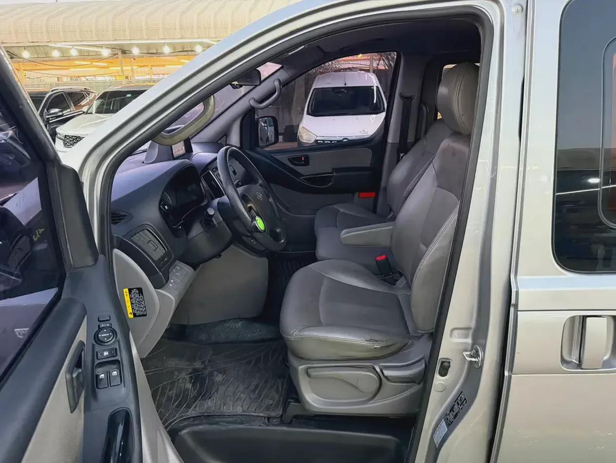 Hyundai Grand Starex 2017 GLS | Well Maintained | Korean Specs-5-5
