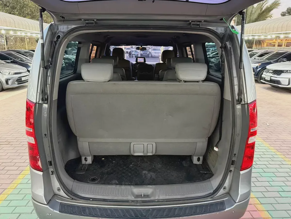Hyundai Grand Starex 2017 GLS | Well Maintained | Korean Specs-8-8