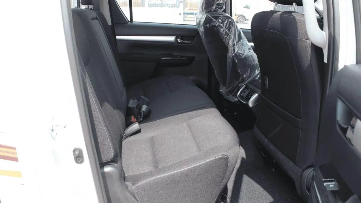 Toyota Hilux SGLX HILUX 2.4L SR5 DIESEL-10-0
